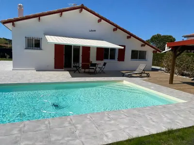 Piscine de l'établissement Landaise ou située à proximité
