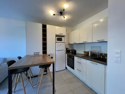 Cuisine ou kitchenette dans l'établissement Charmant T2 proche plages et commerces avec terrasse à Vieux-Boucau - FR-1-239-1072