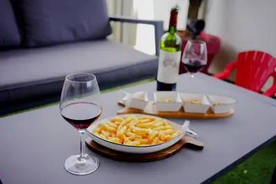 Boissons dans l'établissement Lumimizan- Spacieux, grand balcon, wifi, lac et plage
