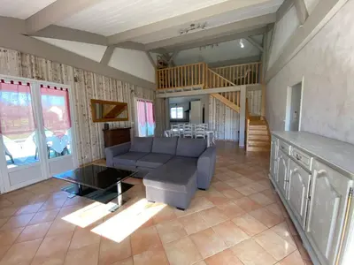 Coin salon dans l'établissement Villa landaise à 9km de l'Océan