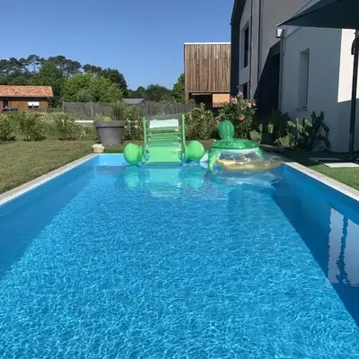 Maison au calme avec piscine chauffée à 10 mn des plages