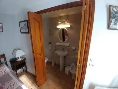 Salle de bains dans l'établissement Appartement T2 Le Teich
