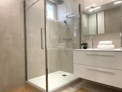 Salle de bains dans l'établissement Holiday Home Le Chant Des 4 Sirènes by Interhome