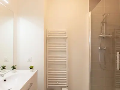 Salle de bains dans l'établissement Apartment Cap Océan-4 by Interhome