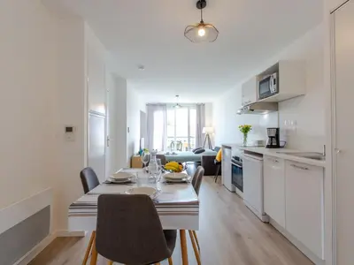 Cuisine ou kitchenette dans l'établissement Apartment Cap Océan-3 by Interhome