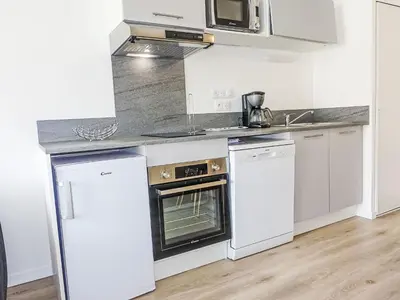Cuisine ou kitchenette dans l'établissement Apartment Cap Océan-8 by Interhome