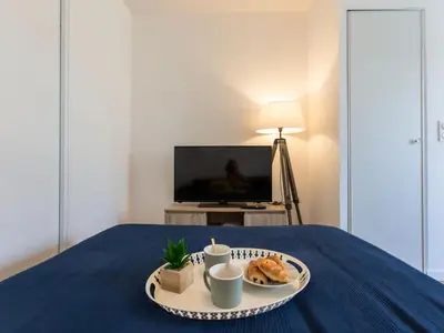 Télévision ou salle de divertissement dans l'établissement Studio Cap Océan-14 by Interhome