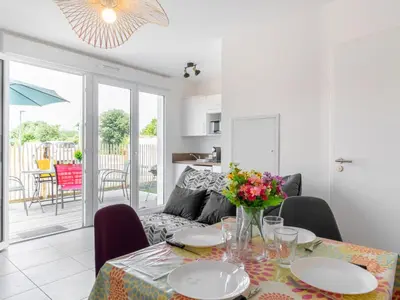 Cuisine ou kitchenette dans l'établissement Apartment SC G01 by Interhome