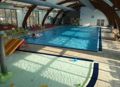 Piscine de l'établissement Mobil home camping la réserve Gastes ou située à proximité