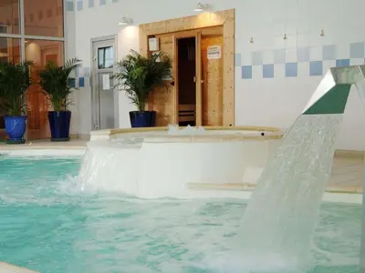 Piscine de l'établissement Chalet Bleu Comfortable holiday residence ou située à proximité