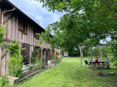 Jardin de l'établissement Le chêne magique 40200 Léontine