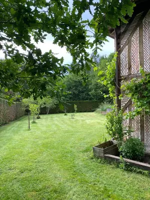 Jardin de l'établissement Le chêne magique 40200 Léontine
