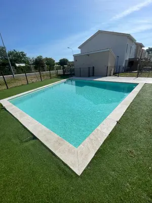 Piscine de l'établissement LouEva ou située à proximité
