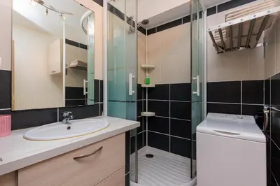 Salle de bains dans l'établissement MimiZen - Vue sur locéan la plage de la Garluche