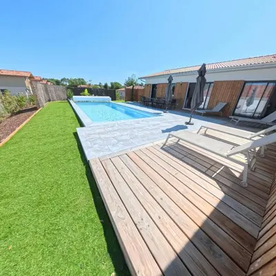 Piscine de l'établissement Villa Chrisaline, Centre Moliets, 5 ch, 10 pers, clim, piscine chauffée, équipements premium ou située à proximité