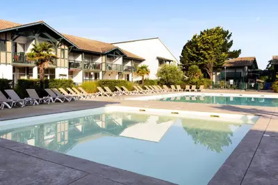 Piscine de l'établissement Les maisons de Moliets - maeva Home - Maison 4 pièces 8 personnes - Confort MAE-2094 ou située à proximité