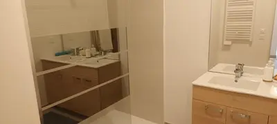Salle de bains dans l'établissement la chenaie 2106