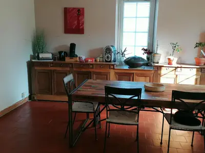 Cuisine ou kitchenette dans l'établissement Chambre d'hôtes 1 - Rétro - Un Refuge à Cachen