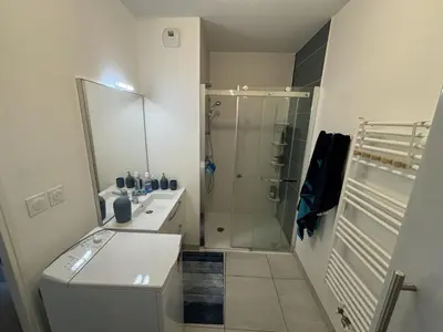 Salle de bains dans l'établissement Appartement Biscarrosse