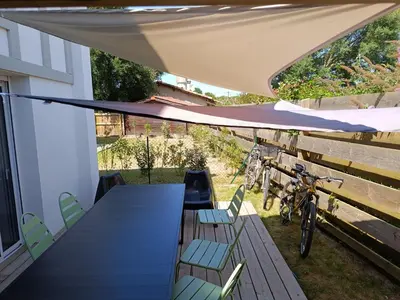 Balcon ou terrasse dans l'établissement Maison près des plages Cap de l'Homy et Contis 2 vélos disponibles
