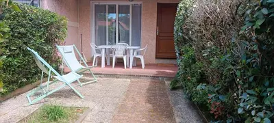 Jardin de l'établissement Maison à 800m de la plage classée 1 étoile