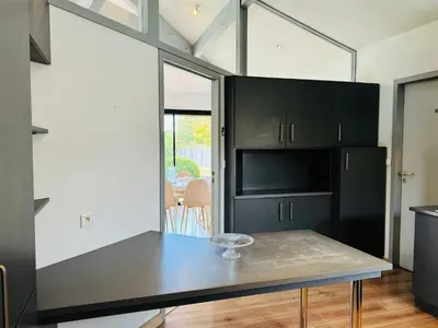 Cuisine ou kitchenette dans l'établissement Villa piscine à 5 min de l'océan