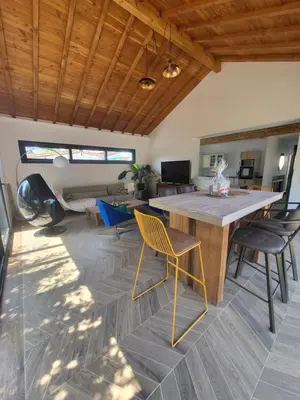 Coin salon dans l'établissement Maison familiale