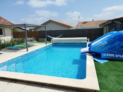 Piscine de l'établissement Gîte familial ou située à proximité