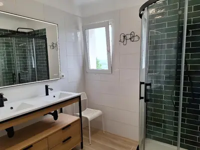 Salle de bains dans l'établissement Maison Harandi Etxea