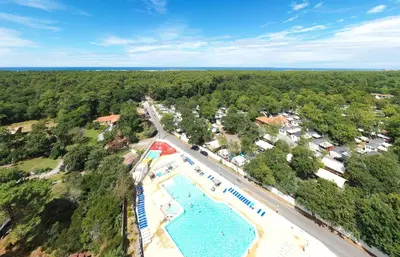 Piscine de l'établissement Camping Officiel Siblu La Pointe ou située à proximité