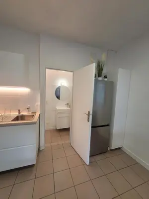 Cuisine ou kitchenette dans l'établissement Appartement pieds dans l'eau
