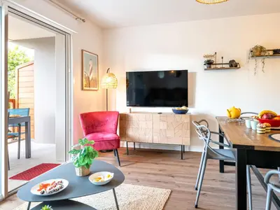 Télévision ou salle de divertissement dans l'établissement Apartment Jade et Elena-3 by Interhome