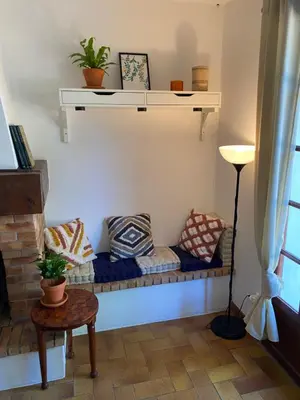 Coin salon dans l'établissement Maison landaise au cœur de Moliets