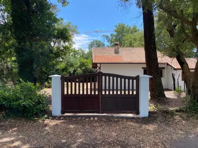 Jardin de l'établissement Maison landaise au cœur de Moliets