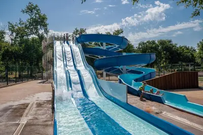 Piscine de l'établissement Cottage Les 2 Chardon ou située à proximité