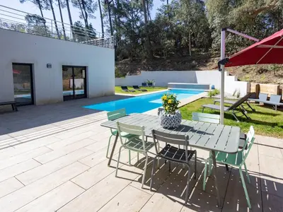 Piscine de l'établissement Villa avec Piscine Chauffée à 200m du Lac d'Hossegor - FR-1-791-6 ou située à proximité
