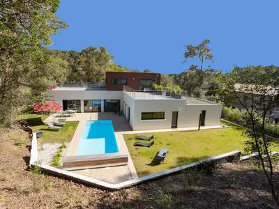 Piscine de l'établissement Villa avec Piscine Chauffée à 200m du Lac d'Hossegor - FR-1-791-6 ou située à proximité