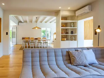 Coin salon dans l'établissement Villa Rénovée à Hossegor avec Piscine Chauffée, Proche Golf et Plage - FR-1-791-15