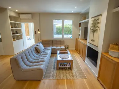 Coin salon dans l'établissement Villa Rénovée à Hossegor avec Piscine Chauffée, Proche Golf et Plage - FR-1-791-15