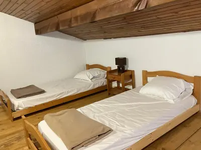 Un ou plusieurs lits dans un hébergement de l'établissement Chambre et sdb avec entrée privative