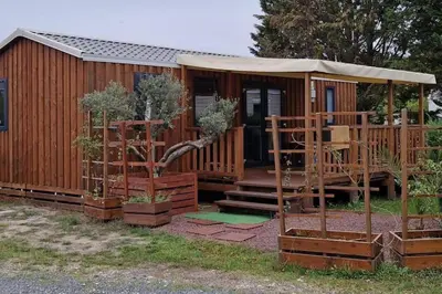 Jardin de l'établissement Mobilhome tout confort camping 4 étoiles