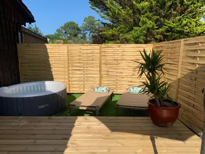 Jardin de l'établissement Le chalet du bonheur