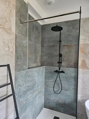 Salle de bains dans l'établissement Chambre d'hôtes Landes - Le Clos des Oliviers