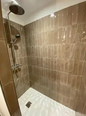 Salle de bains dans l'établissement Maison de Campagne avec Piscine