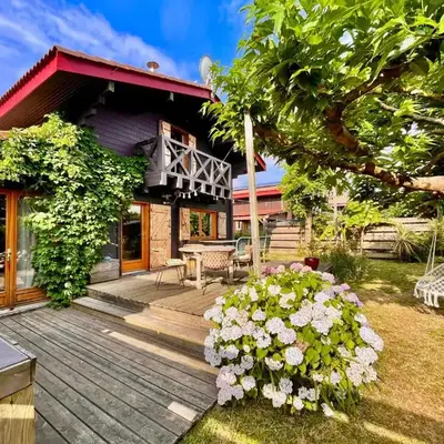 Maison en bois en 2ème ligne