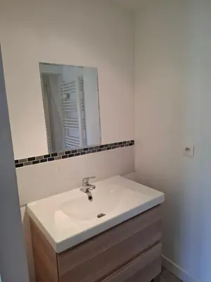 Salle de bains dans l'établissement Ateka Dax appartement