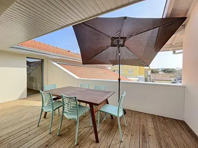 Balcon ou terrasse dans l'établissement Agréable 3 chambres extra centre à 200m de l'océan