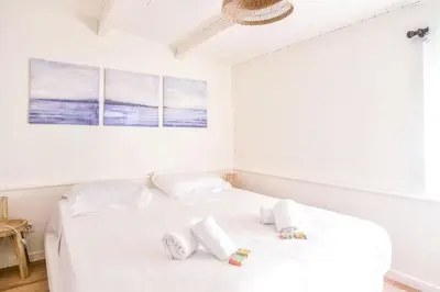 Un ou plusieurs lits dans un hébergement de l'établissement Villa 4 chambres