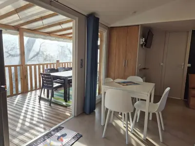 Plan de l'établissement MH 201 AGREABLE et tout ÉQUIPÉ 2CH dont suite parentale et 2sdb avec vue sur foret dans camping 4 étoiles