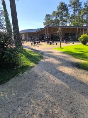 Plan de l'établissement MH 201 AGREABLE et tout ÉQUIPÉ 2CH dont suite parentale et 2sdb avec vue sur foret dans camping 4 étoiles